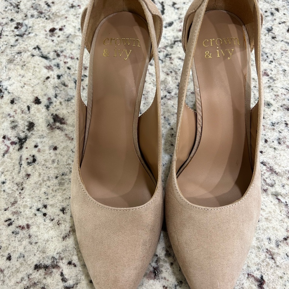 Crown & Ivy Women's Tan Heels